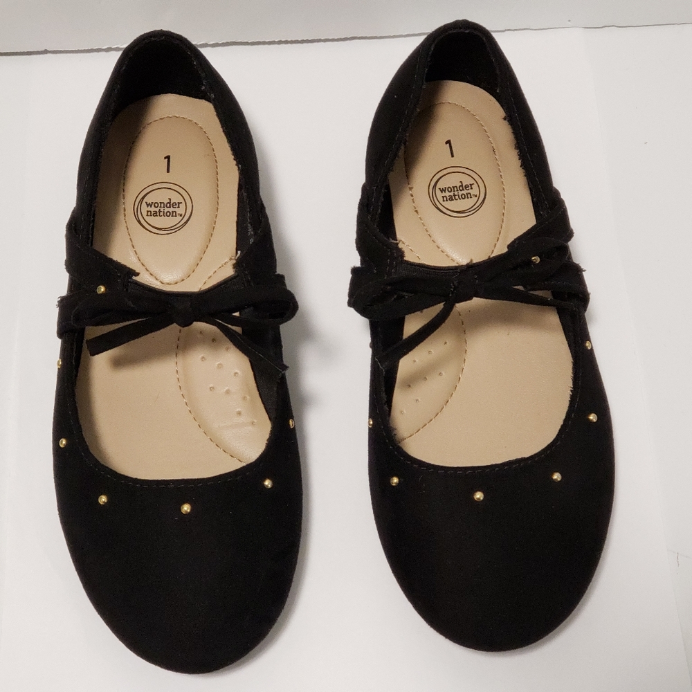 Girls Black slip on shoes Size 1